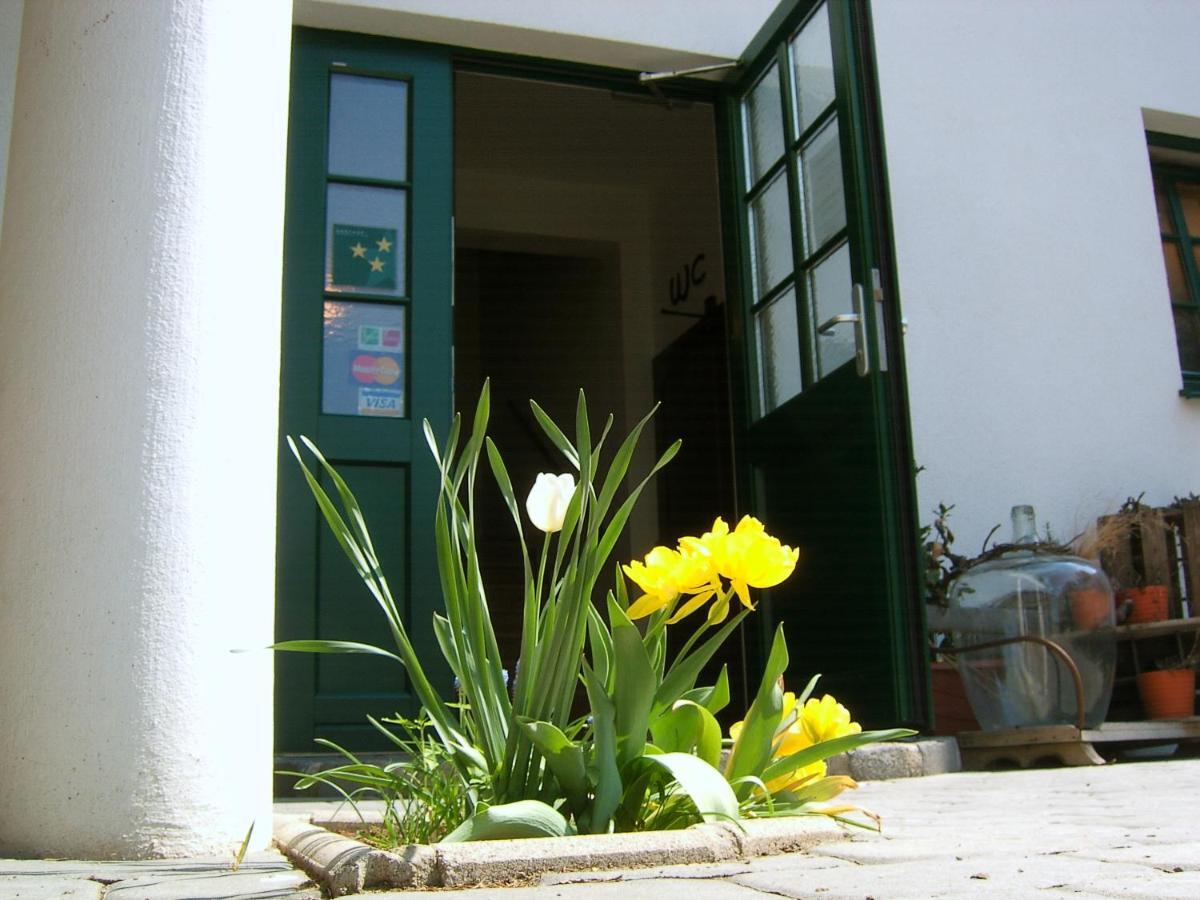 Hanfthal-Hof Laa an der Thaya Exterior photo